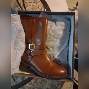 New Women's Boots Style And Coo Size 7